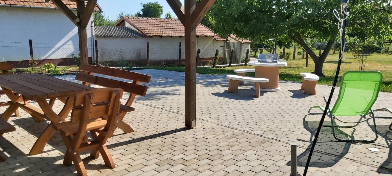 Feszty-feszek Vendeghaz Tiszafüred