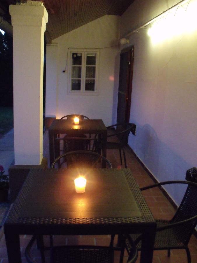 Feszty-feszek Vendeghaz Apartament